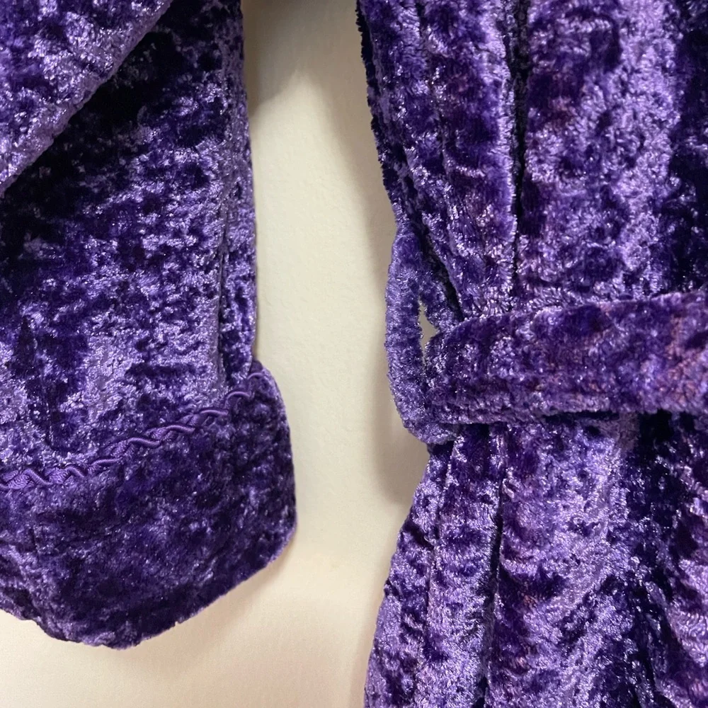 Delicates Purple Robe - Picture 3 of 5